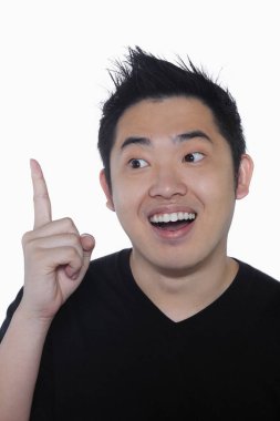 Beyaz arka planda izole edilmiş bir adamın yüz ifadesi