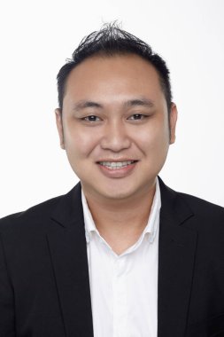 Beyaz arka planda izole edilmiş bir adamın yüz ifadesi