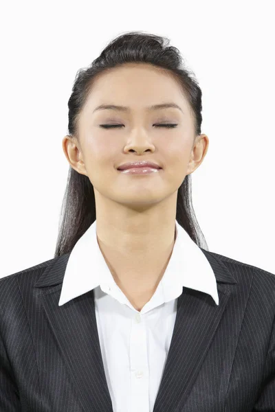 Retrato Una Joven Empresaria Asiática Con Los Ojos Cerrados —  Fotos de Stock