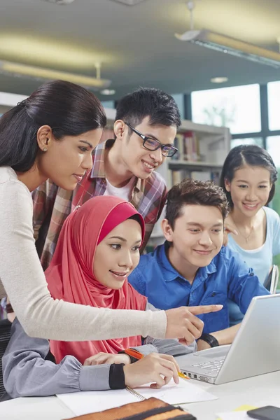 Students Studying Together Library — Stock Photo, Image