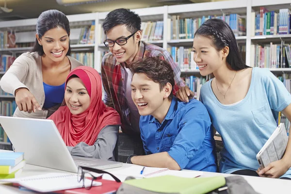 Students Studying Together Library — Stock Photo, Image