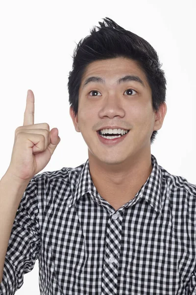 Beyaz arka planda izole edilmiş bir adamın yüz ifadesi