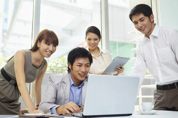 Business People Having Discussion — Stock Photo, Image