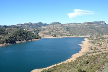 Sardunya. Akan nehir