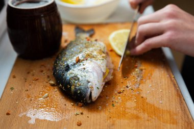 Dorado balığı pişirme süreci