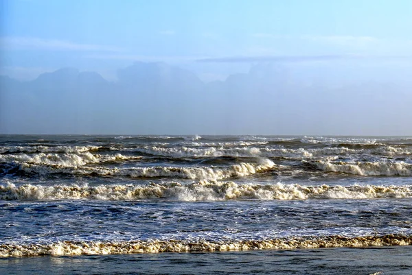 Sturm Strand Winter Blauer Himmel Und Gefährlicher Ozean — Stockfoto