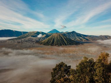 Bromo Dağı 'nın güzelliği İHA' larla çekilen fotoğraflarda.