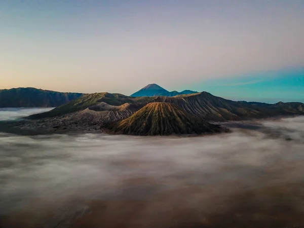 Keindahan Gunung Bromo Saat Matahari Terbit Dalam Foto Menggunakan Drone — Stok Foto