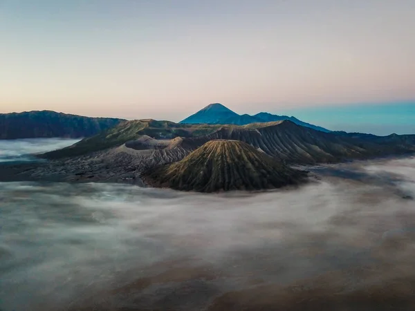 Keindahan Gunung Bromo Saat Matahari Terbit Dalam Foto Menggunakan Drone — Stok Foto