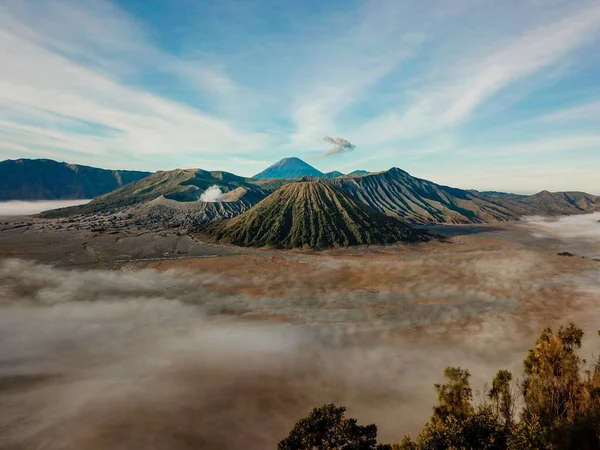 Keindahan Gunung Bromo Saat Matahari Terbit Dalam Foto Menggunakan Drone — Stok Foto