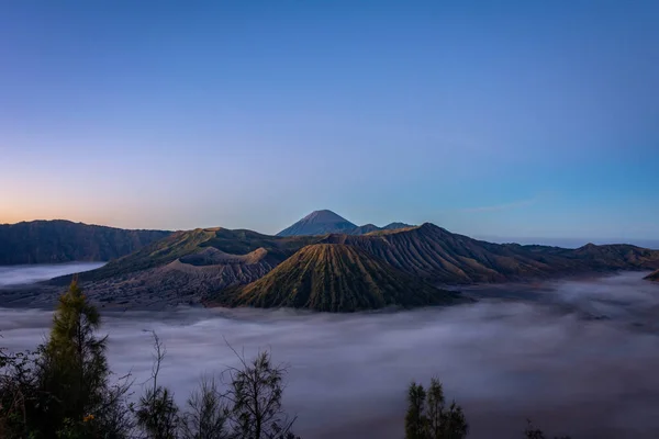 Gunung Bromo Adalah Sebuah Gunung Berapi Aktif Dan Bagian Dari — Stok Foto