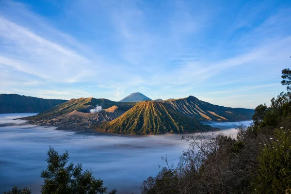 Gunung Bromo Adalah Sebuah Gunung Berapi Aktif Dan Bagian Dari — Stok Foto