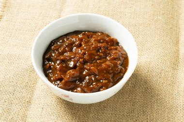 Lezzetli bir tabak Çin soya sosu.