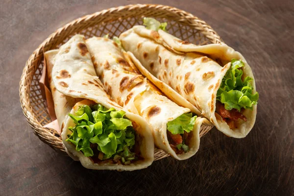 Henan atıştırmalıkları, yumurta dolgulu kekler.