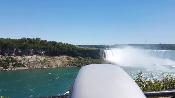 Знаменитый водопад Ниагарского водопада в Канаде — стоковое видео