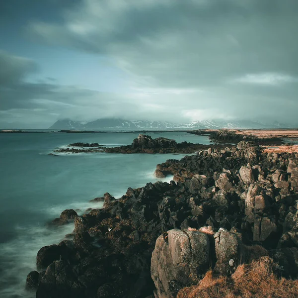 Akranes 'deki kayalardan inanılmaz manzara