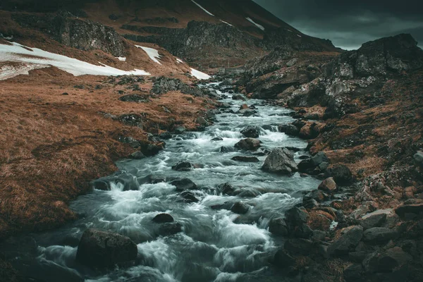 İzlanda 'da Moody Nehri 