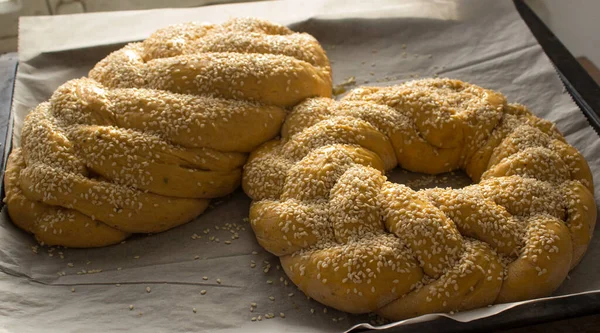 Rohes Challah Brot Auf Backpapier Hintergrund Authentisches Israelisches Essen — Stockfoto