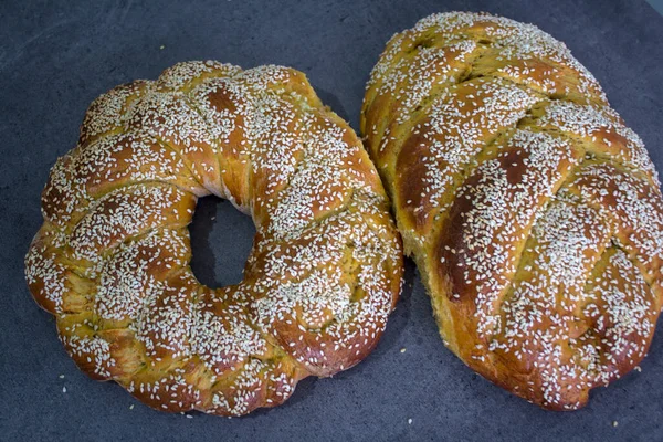 Traditioneel Israeli Challah Brood Grijze Tafel Authentieke Bakkerij Van Het — Stockfoto