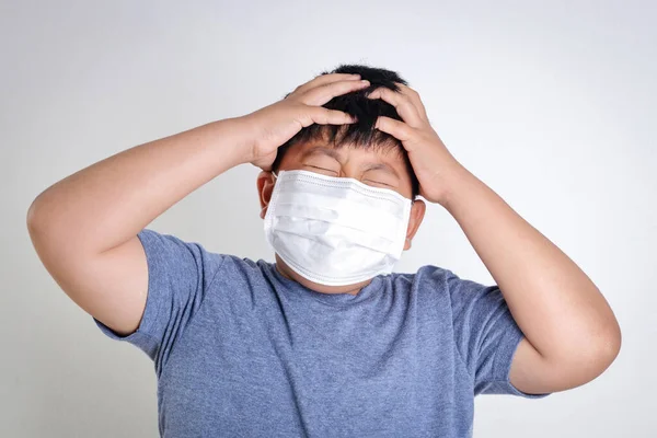 Asiatisk Pojke Bär Mask Som Täcker Hans Mun Och Näsa — Stockfoto
