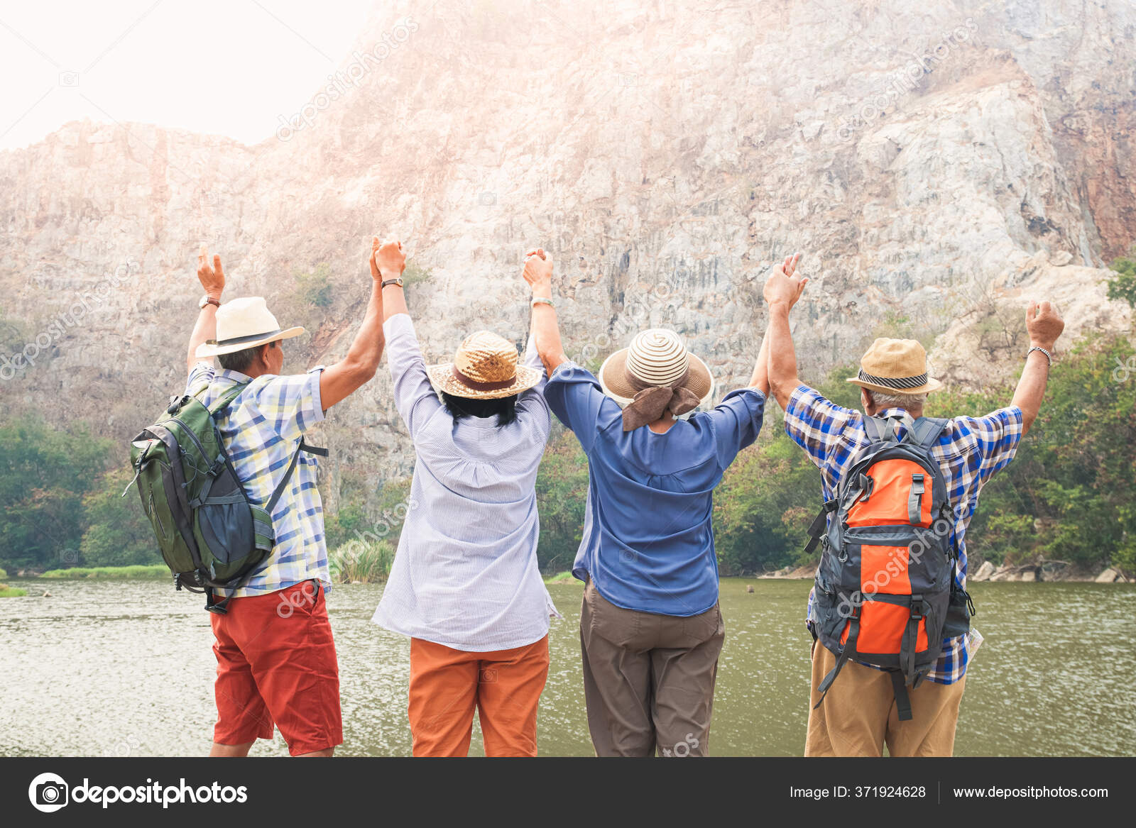 Grupo Ancianos Asiáticos Haciendo Senderismo Pie Las Altas