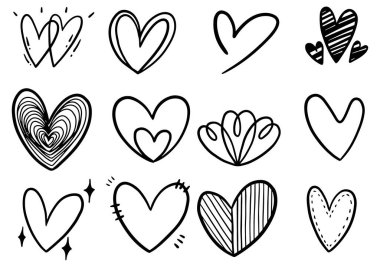 Beyaz arkaplana izole edilmiş el çizimi karalama kalpleri koleksiyonu