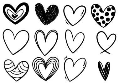 Beyaz arkaplana izole edilmiş el çizimi karalama kalpleri koleksiyonu