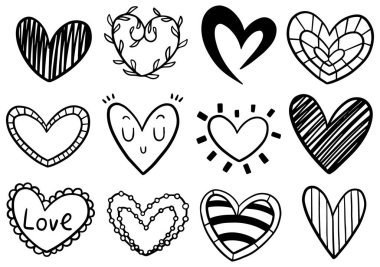 Beyaz arkaplana izole edilmiş el çizimi karalama kalpleri koleksiyonu