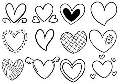Beyaz arkaplana izole edilmiş el çizimi karalama kalpleri koleksiyonu