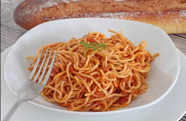 Тарілка спагеті з бологом — стокове фото