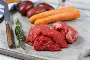 Burginyon ve sebzeli sığır eti.