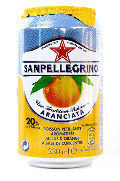 Sanpellegrino Marca Laranja Espumante Bebida Pode — Fotografia de Stock