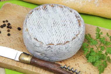 Kesme tahtasındaki Savoie mezarı