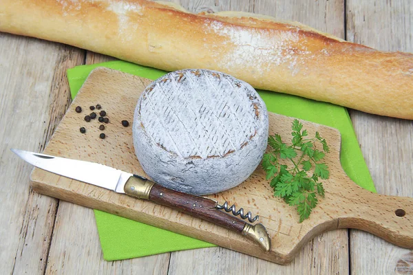 Tomme Savoie Cutting Board — Stock Photo, Image