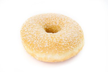 Beyaz arkaplanda birkaç şekerli çörek