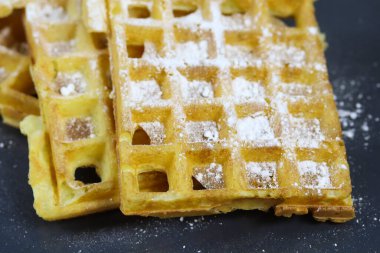 Tahtadaki waffle yığını