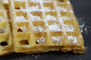 Tahtadaki waffle yığını