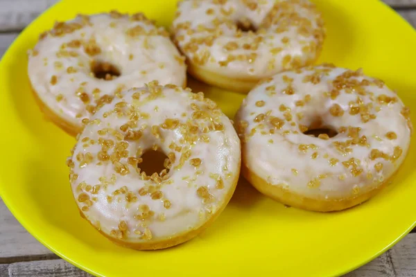 Vários Donuts Uma Chapa — Fotografia de Stock