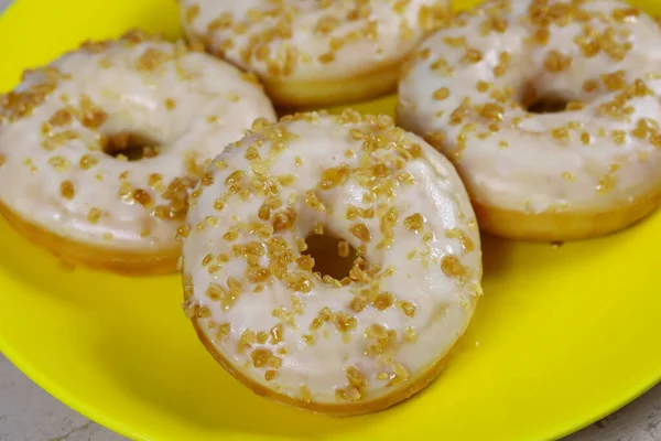 Vários Donuts Uma Chapa — Fotografia de Stock
