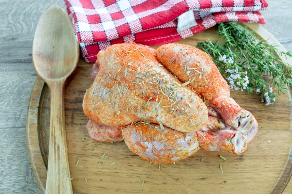 Whole Chicken Raw Spices — Stock Photo, Image