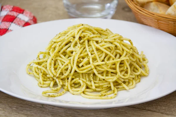 Prato Branco Macarrão Pesto — Fotografia de Stock