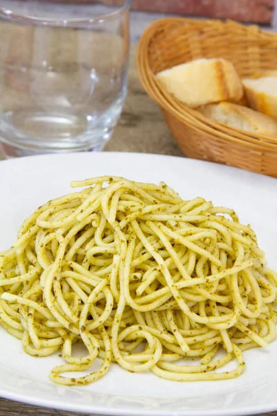 Prato Branco Macarrão Pesto — Fotografia de Stock