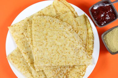 Masadaki Breton krepleri