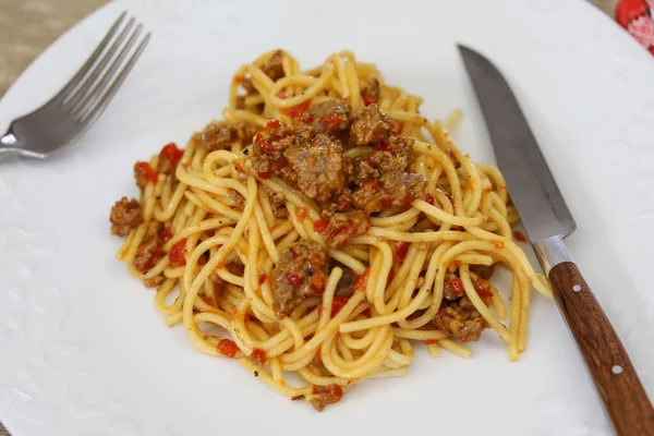 Plato Espaguetis Con Carne Res Pimientos —  Fotos de Stock
