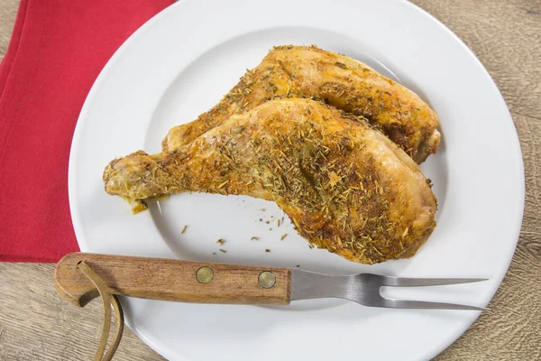 Kaki Ayam Dengan Herbal Piring — Stok Foto