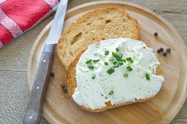 Taze Peynirli Tost — Stok fotoğraf