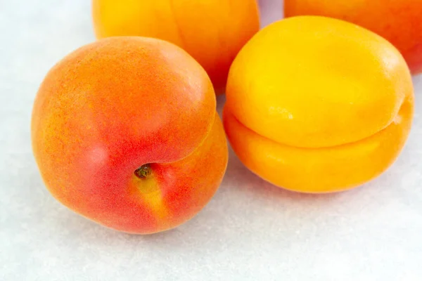 Raw Apricot Table — Stock Photo, Image