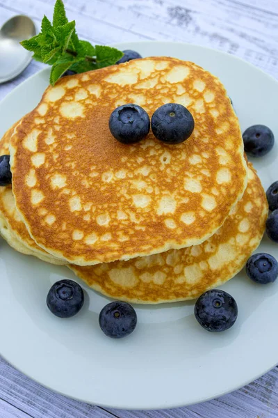 Blaubeer Pfannkuchen Auf Einem Teller — Stockfoto