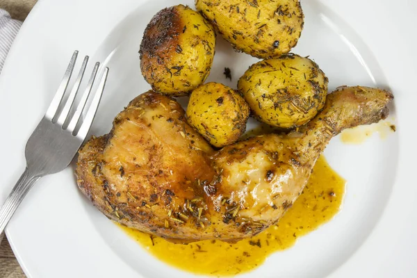 Roasted Chicken Leg Baked Potatoes — Stock Photo, Image