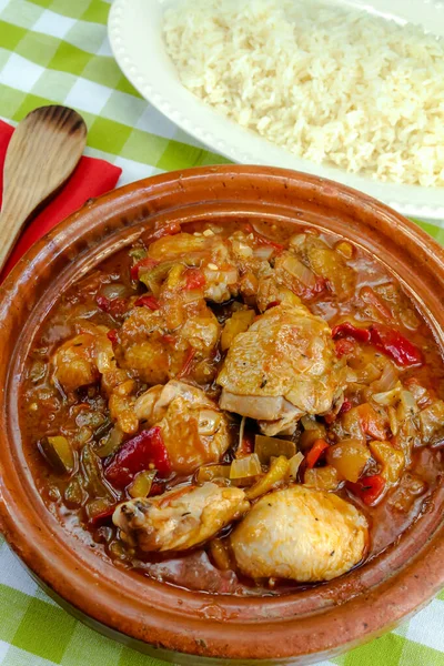 Plato Pollo Con Cebolla Pimientos — Foto de Stock